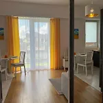 R House - Brand New With Patio And Garage *