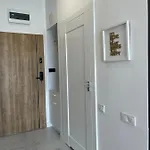 R House - Brand New With Patio And Garage Апартаменты