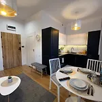 R House - Brand New With Patio And Garage Апартаменты *