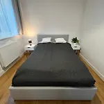 R House - Brand New With Patio And Garage *