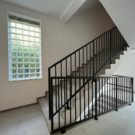 Апартаменты R House - Brand New With Patio And Garage Варшава