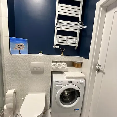 R House - Brand New With Patio And Garage Apartmán