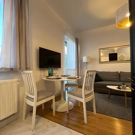 Apartamento R House - Brand New With Patio And Garage Varsovia