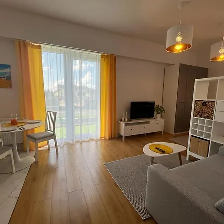 Apartament R House - Brand New With Patio And Garage