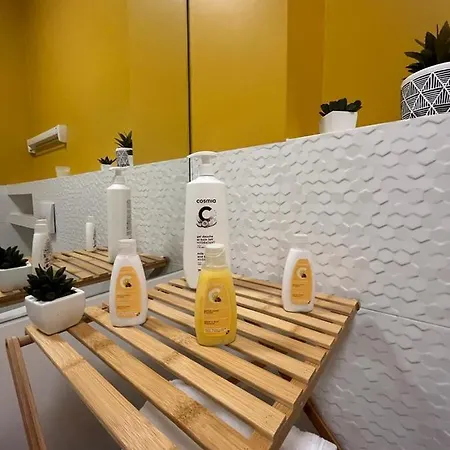 דירה R House - Brand New With Patio And Garage *