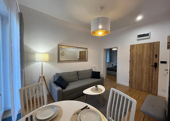 Apartman R House - Brand New With Patio And Garage Varsó